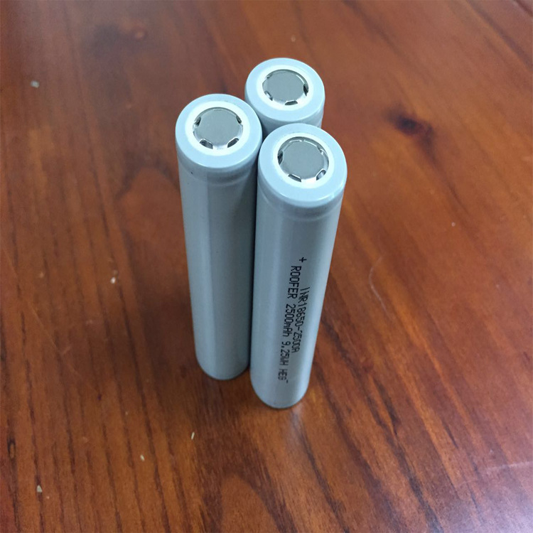 Cylindrical a 18650 3.7V 2500 Ma mobile power supply with sufficient capacity and low internal resis